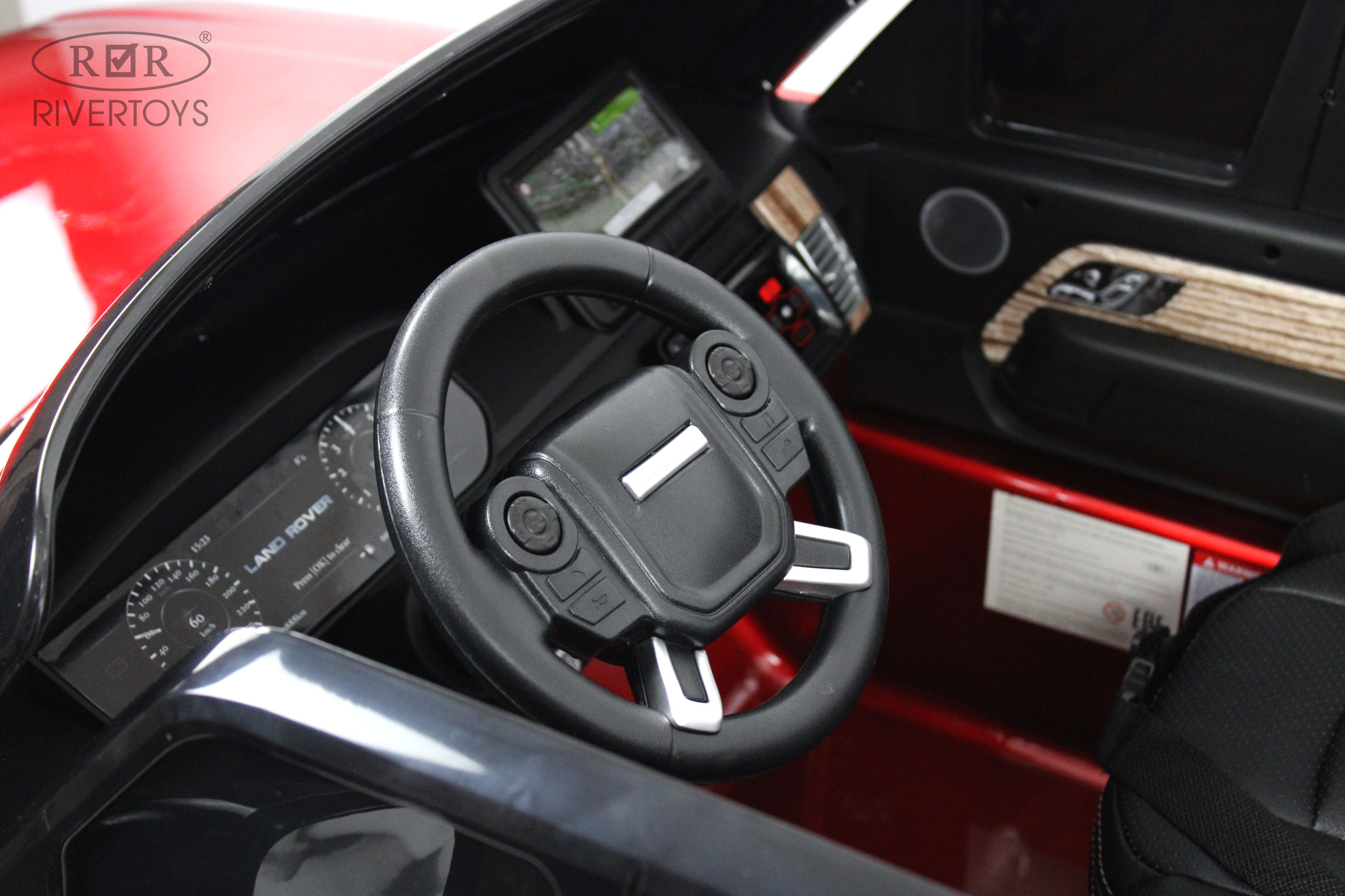 Купить Детский электромобиль RIVERTOYS Range Rover HSE 4WD Y222YY