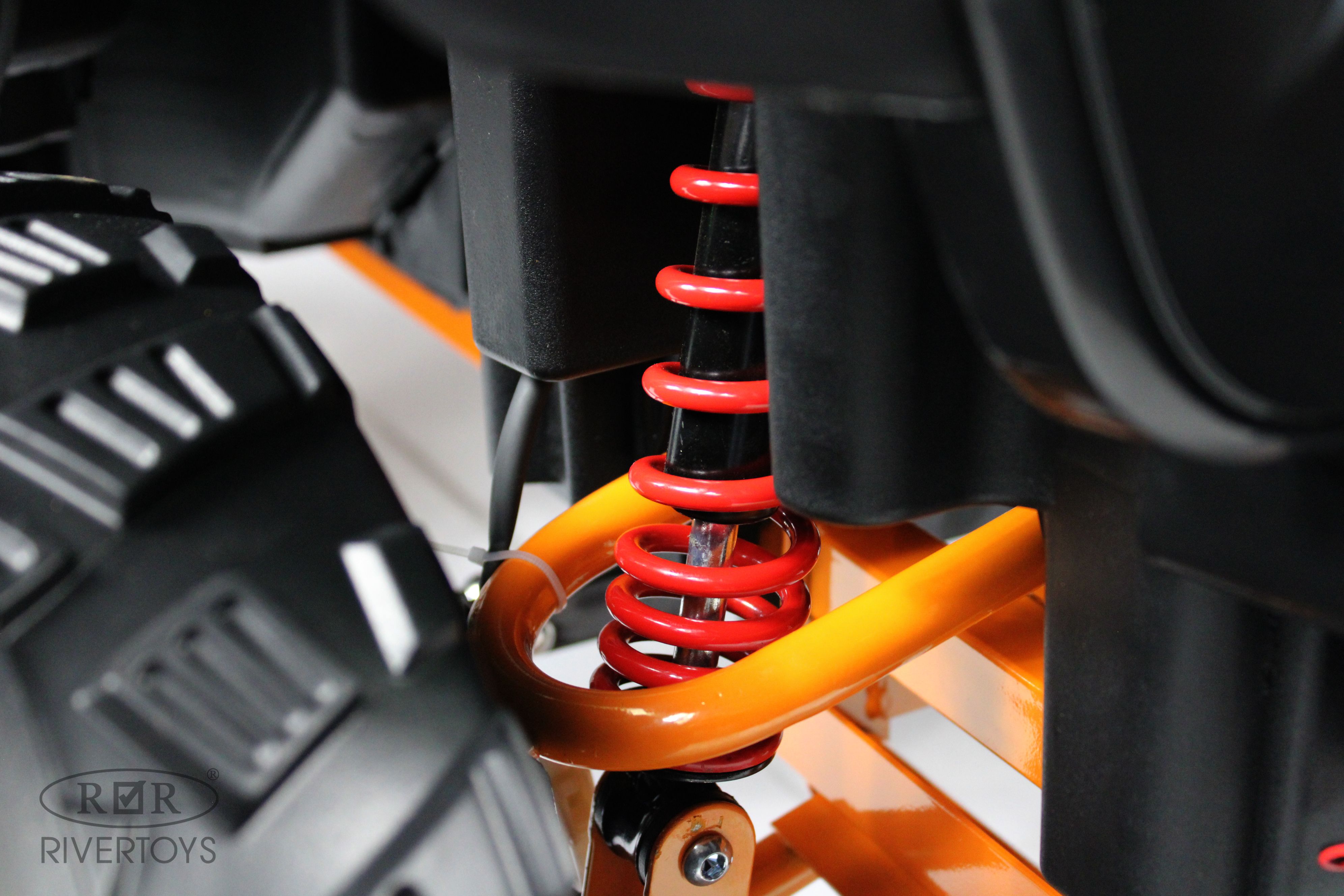 Купить Детский электромобиль RIVERTOYS JEEP М003БХ