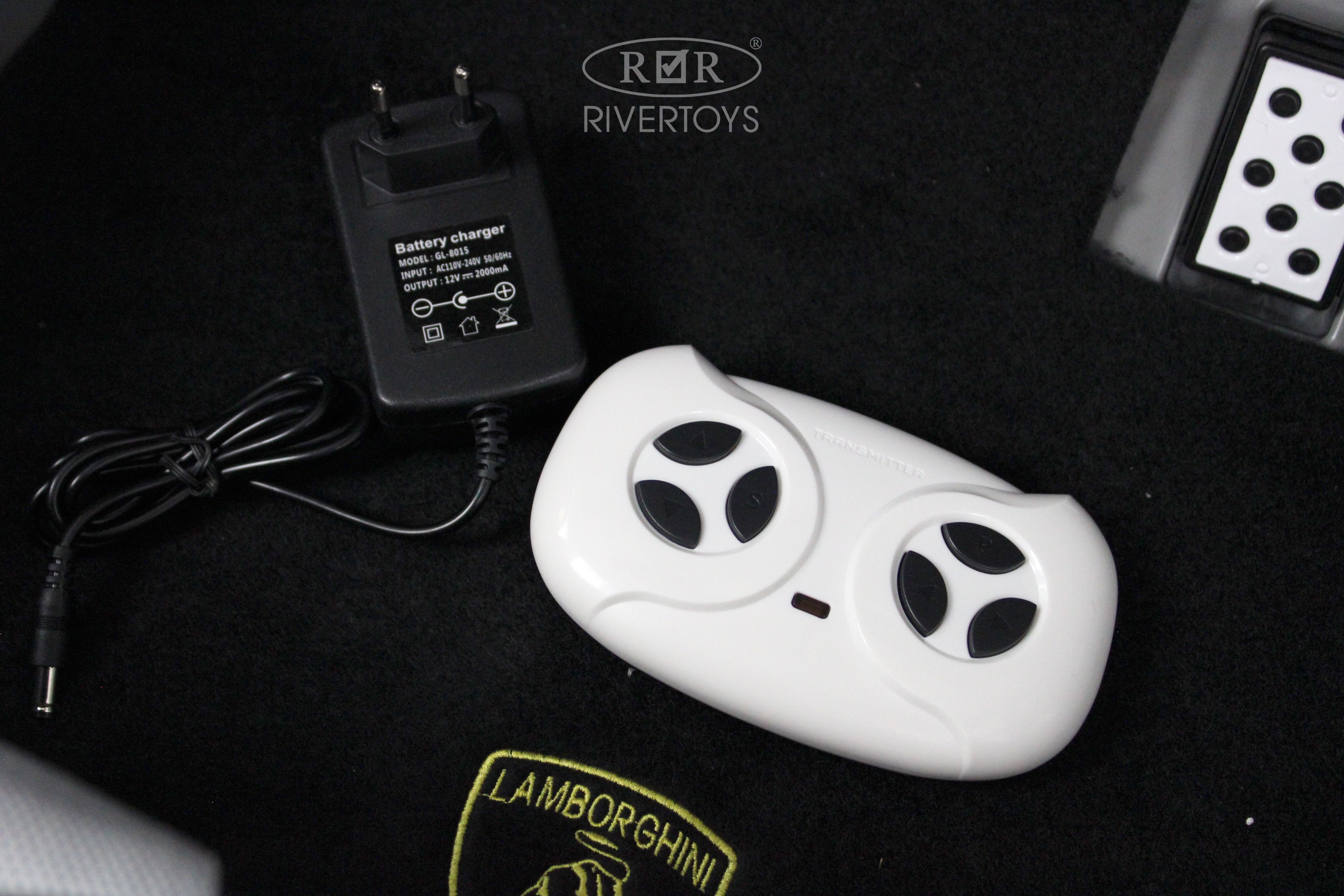 Купить Детский электромобиль RIVERTOYS Lamborghini Urus E777EE