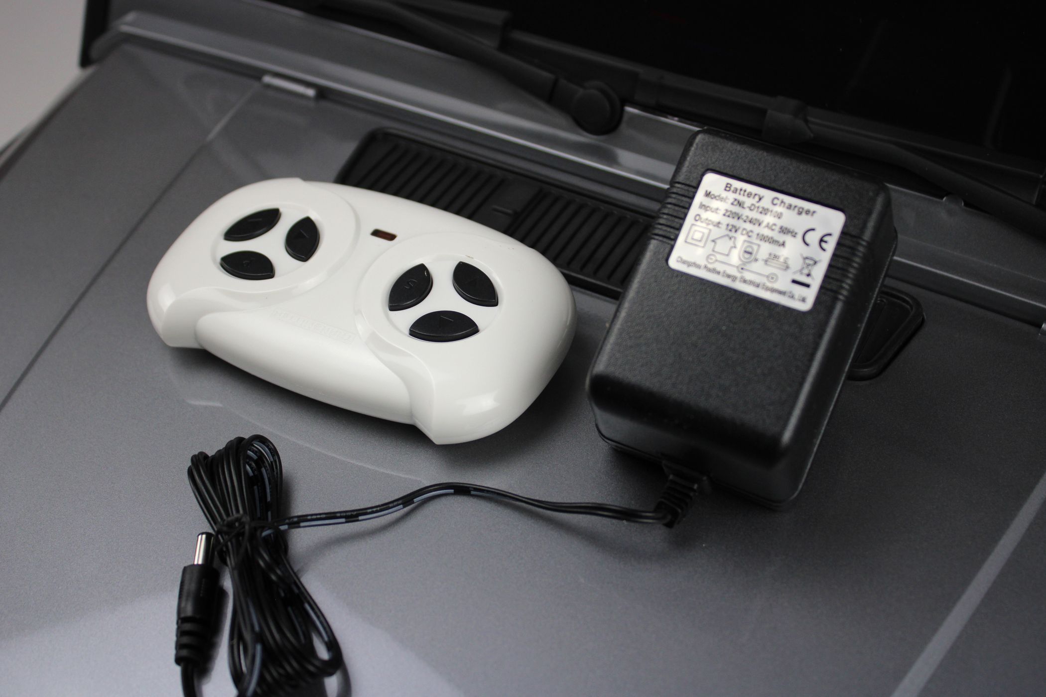 Купить Детский электромобиль RIVERTOYS Mercedes-Benz G63 K999KK