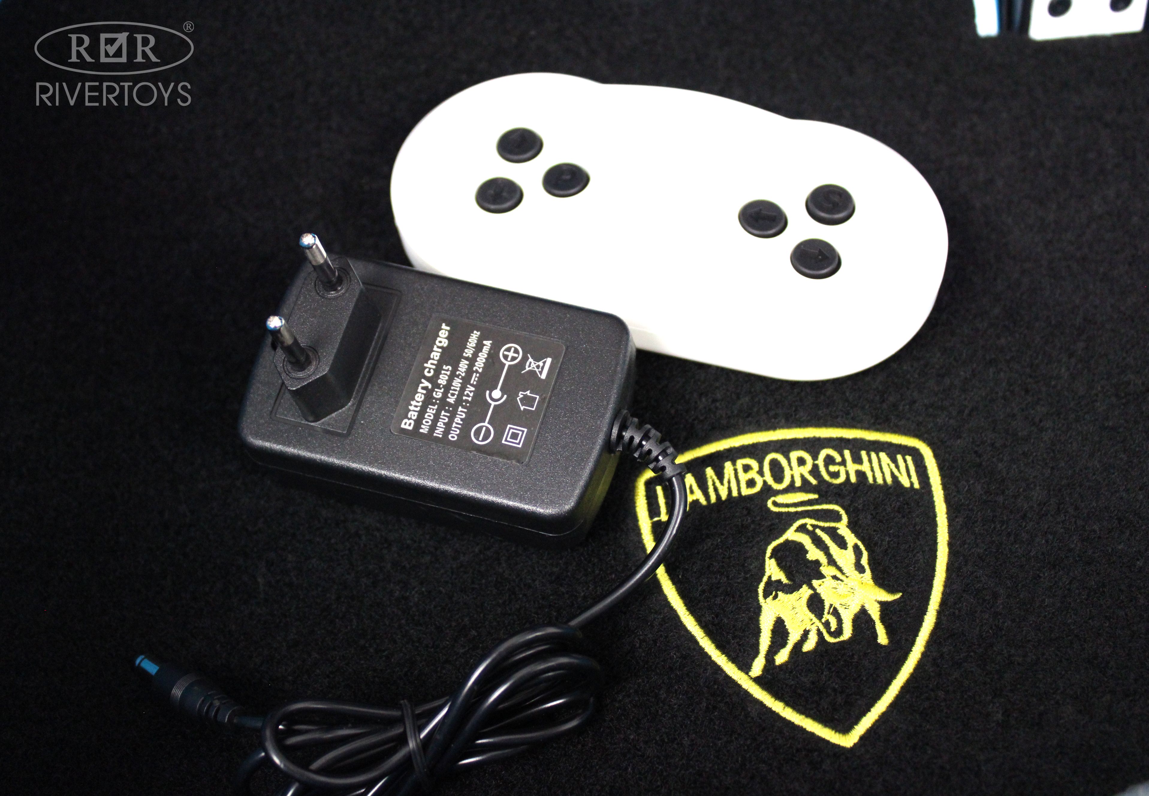 Купить Детский электромобиль RIVERTOYS Lamborghini Huracán STO E888EE