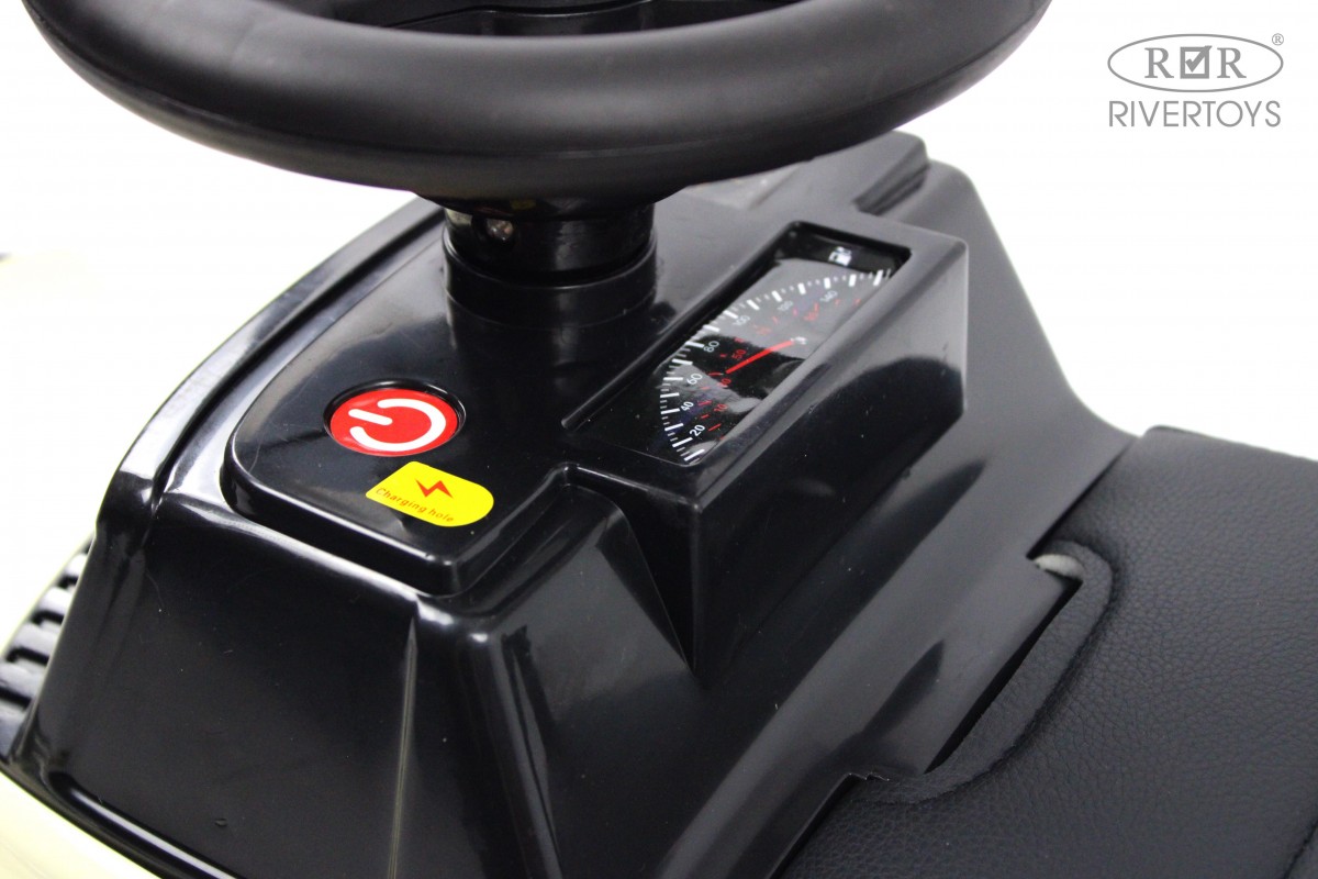 Купить Детский толокар RIVERTOYS Mercedes-AMG 300S G300GG