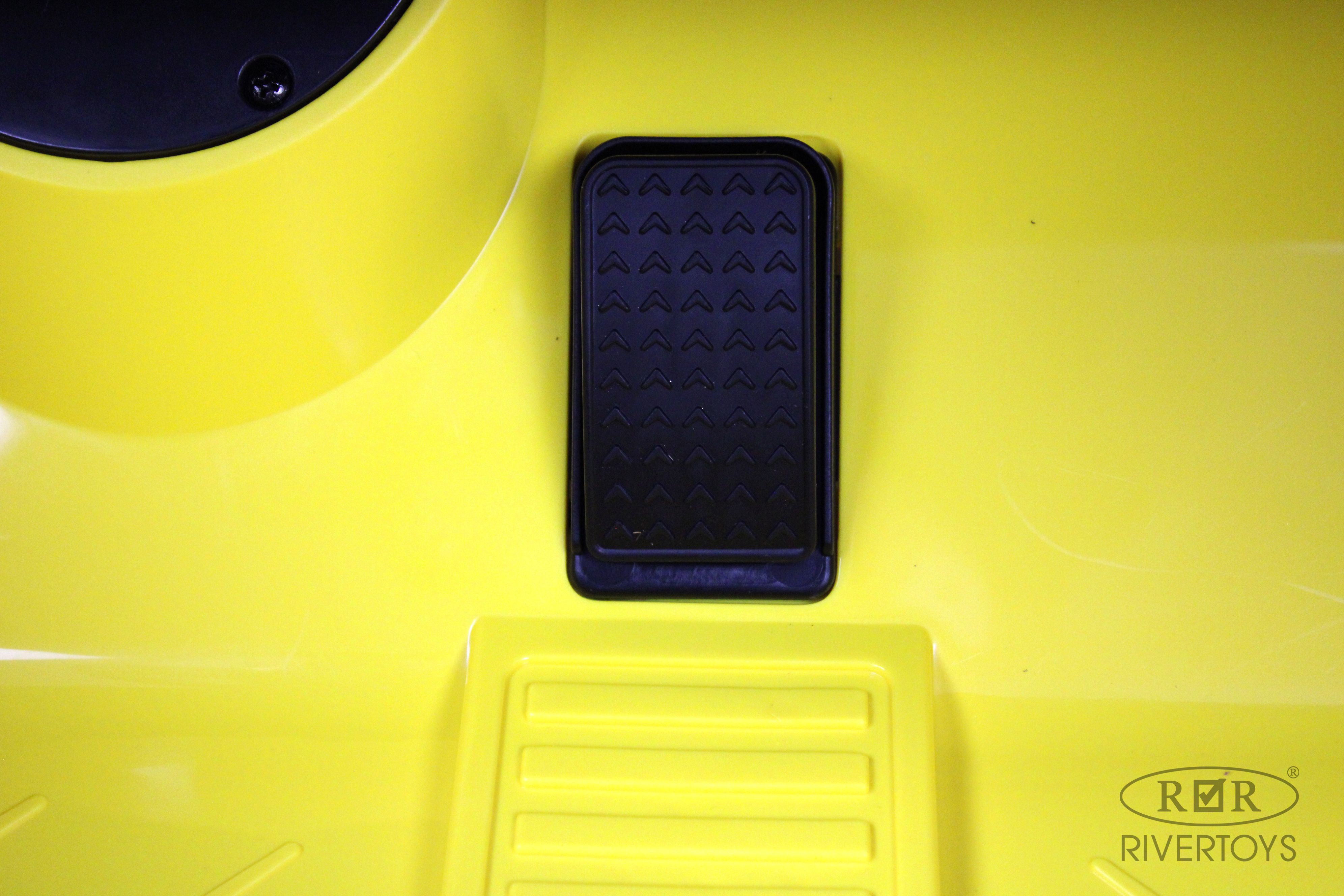 Купить Детский электромобиль RIVERTOYS Lamborghini Aventador SVJ A111MP