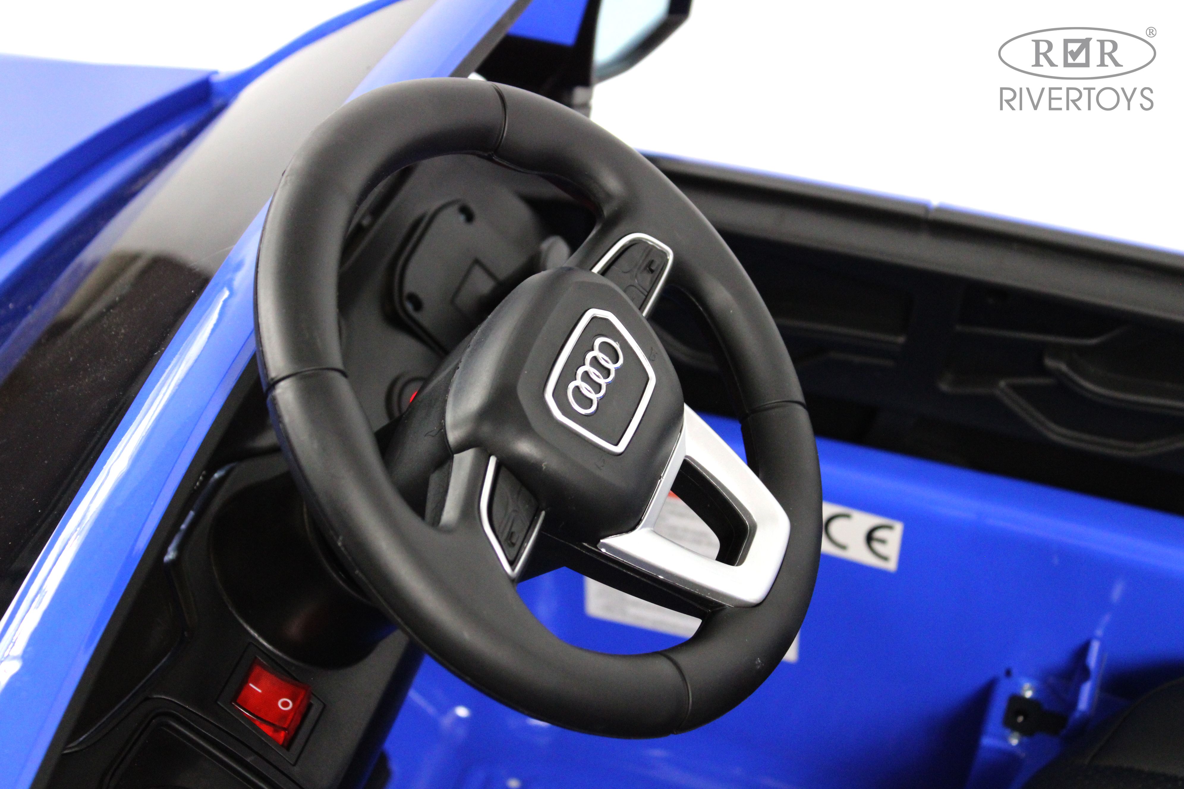 Купить Детский электромобиль RIVERTOYS AUDI Q7 HL678