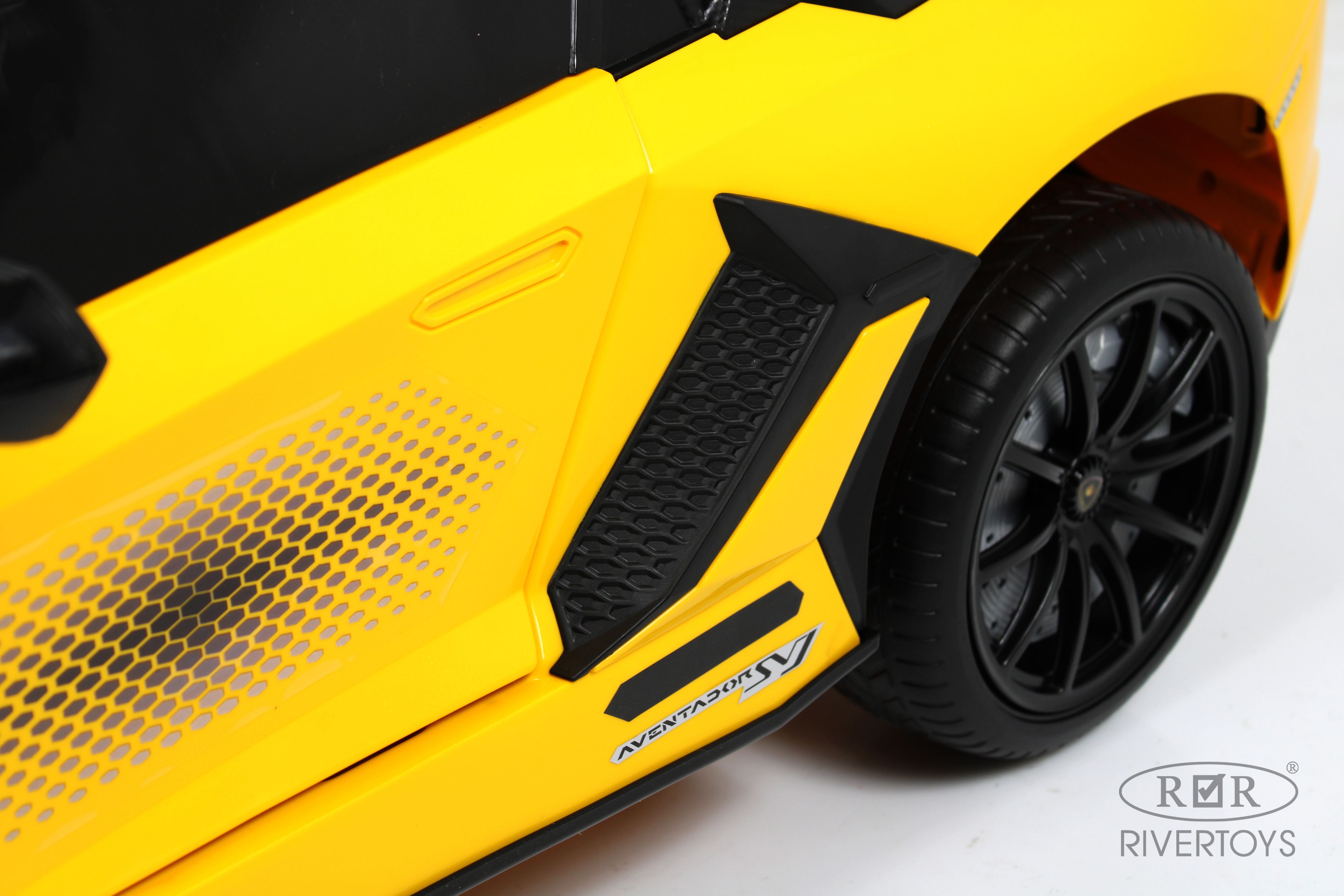 Купить Детский электромобиль RIVERTOYS Lamborghini K888PX