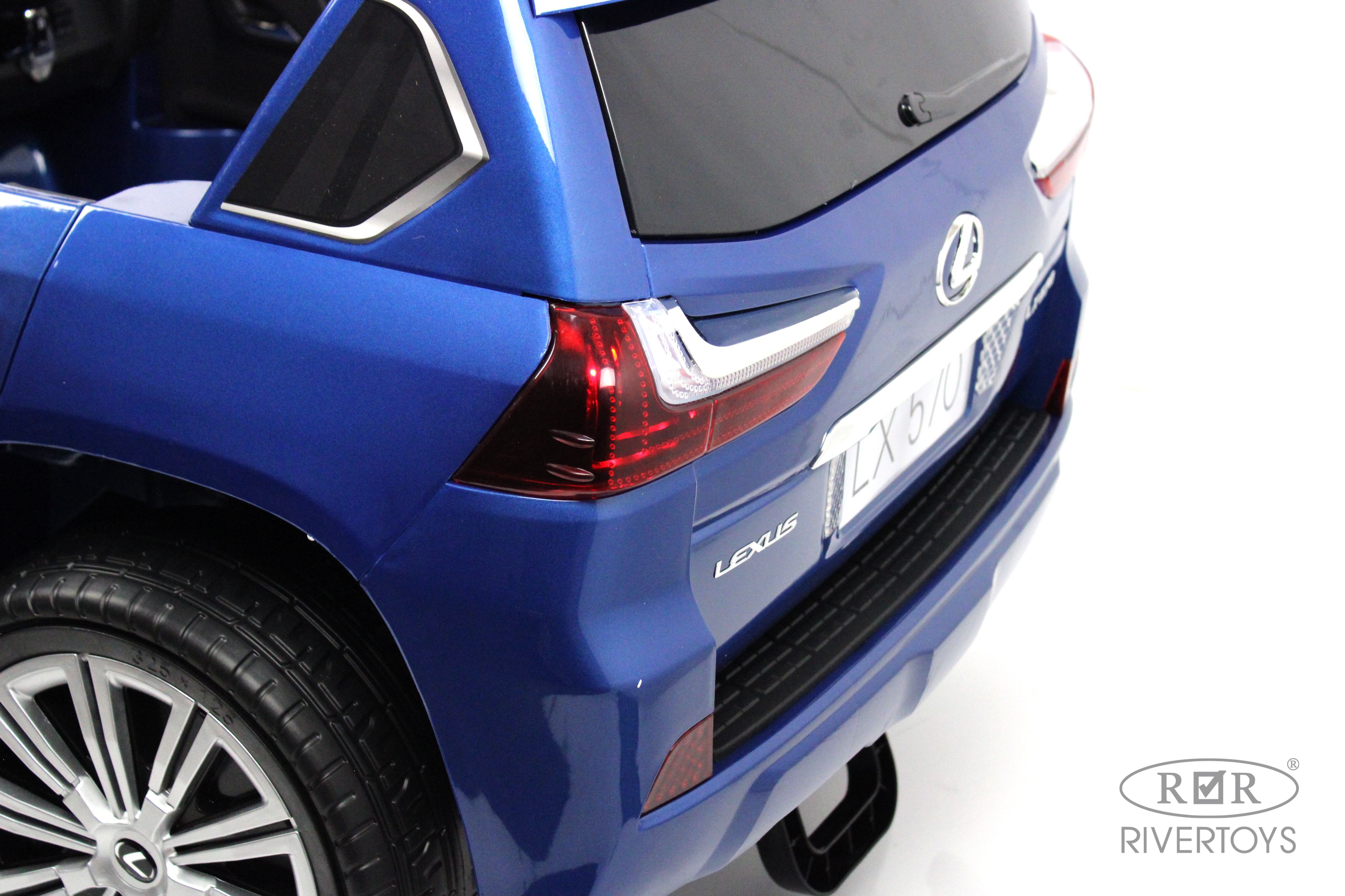 Купить Детский электромобиль RIVERTOYS Lexus LX570 Y555YY